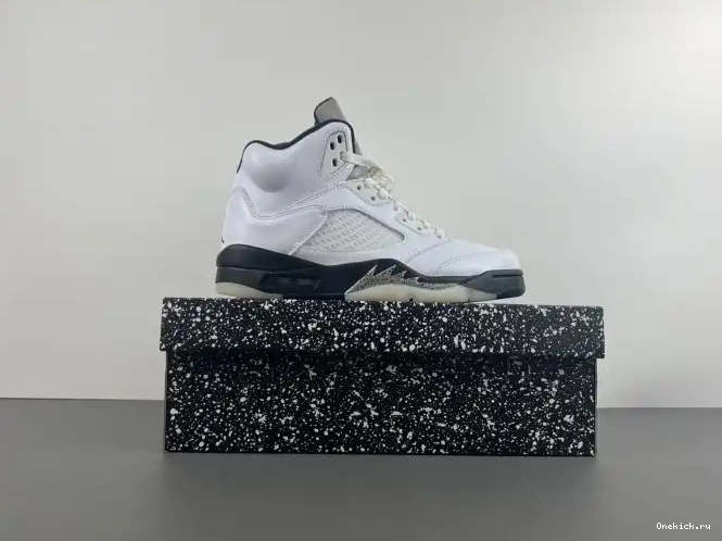 One Kick BLACK' DD0587-110 'WHITE JORDAN RETRO AIR 5 0626